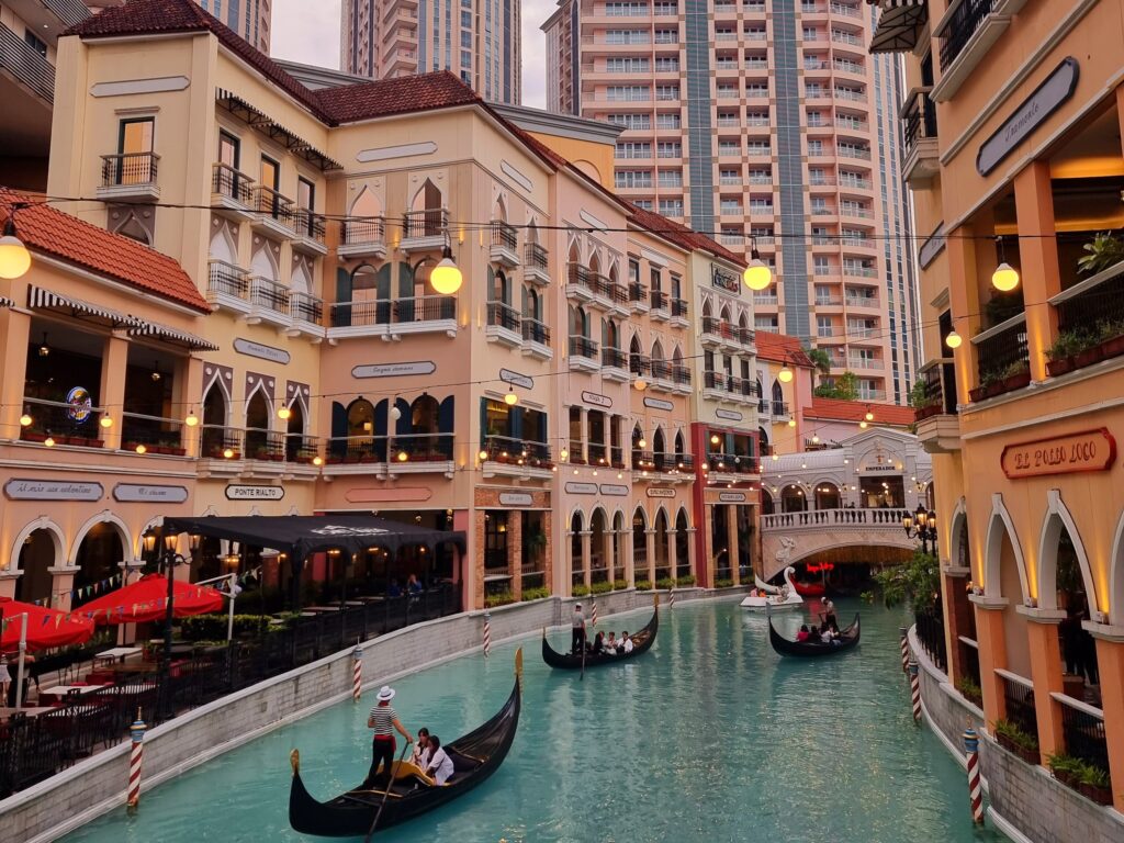 Experience the Charm of Venice in Metro Manila: A Guide to Venice Grand Canal Mall in McKinley Hill, Taguig